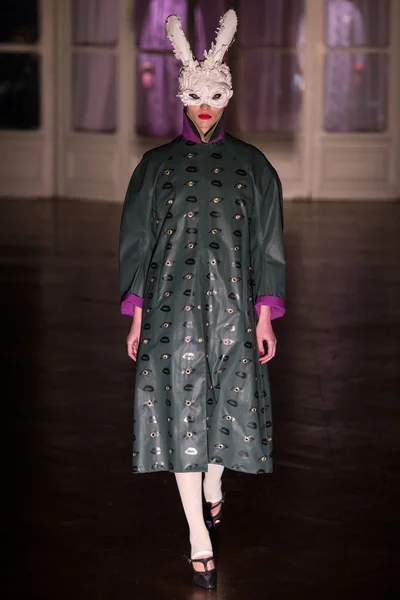 Look 1